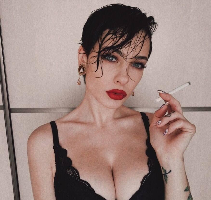 Александра привлекальеная девушка из Лисок цена от 6000 руб