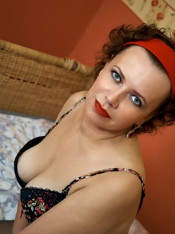 Варвара привлекательная девушка из Лисок цена от 2000 руб