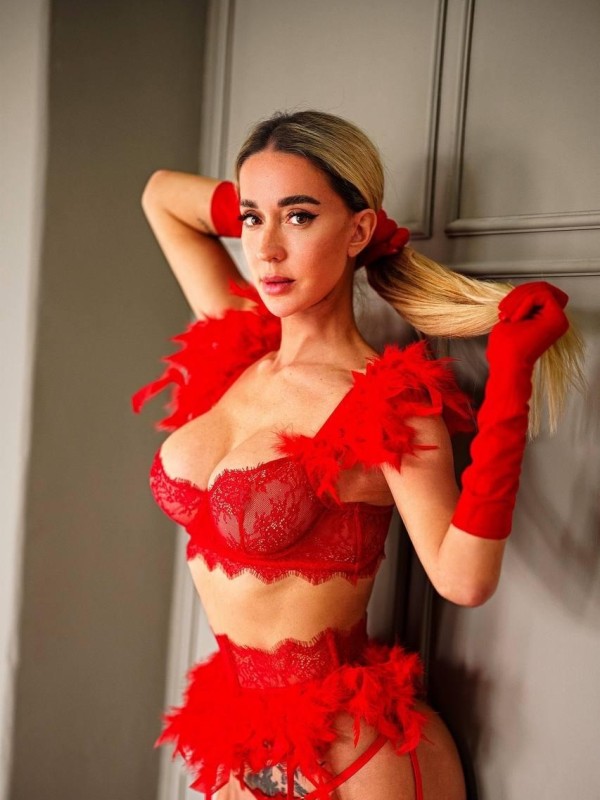 Ася привлекательная девушка из Лисок цена от 6000 руб